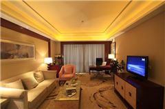 Business Queen Room