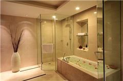 Business Queen Room
