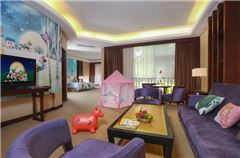 Family  Deluxe  Suite