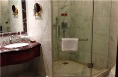Executive Queen Room