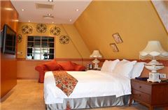 Deluxe Queen Room