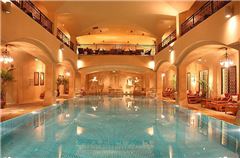piscine intérieure