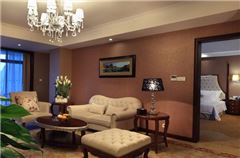 Executive Garden-View Suite