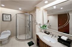 Superior Garden-view Balcony Twin Room