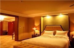 Executive Garden-View Suite
