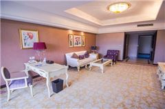 Executive Garden-View Suite