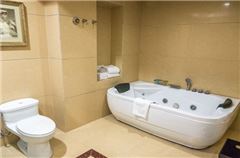 Executive Garden-View Suite