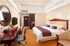 Panoramic Queen Room