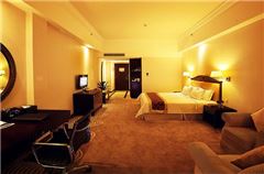 Executive Panoramic Room