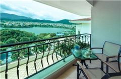 Executive Panoramic Room