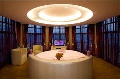 Honeymoon Suite