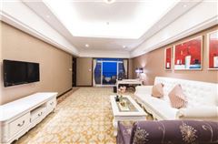 Honeymoon Suite