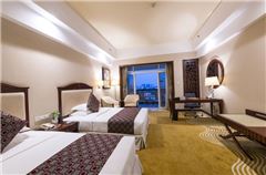 Deluxe Lake-view Twin Room