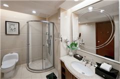 Deluxe Lake-view Twin Room