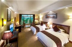 Executive Garden-view Balcony Twin Room