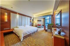Deluxe Garden-view Queen Room