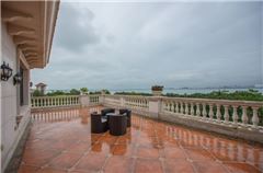 Villa 1