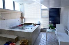 Thematic Hotspring Room