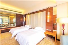 Deluxe Garden-view Twin Room