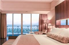 Deluxe Ocean-view Family Suite