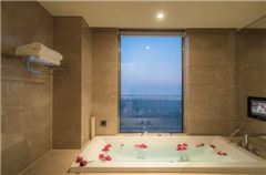 Deluxe Ocean-view Family Suite