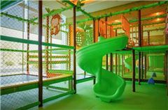 Aire de jeux pour enfants / club pour enfants