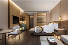 Business Queen Room