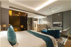 Executive Queen Room