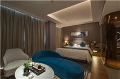 Executive Queen Room