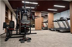 フィットネスおよびエンターテインメント施設