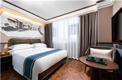 Time Warm Queen Room