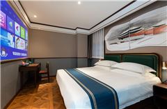 Private Cinema Queen Room
