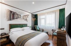 Time Elegant Queen Room