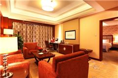 Deluxe Suite B