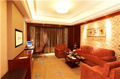 Deluxe Suite B