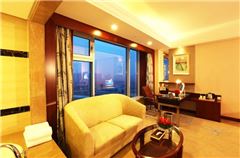 Feature Queen Room