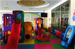 Aire de jeux pour enfants / club pour enfants