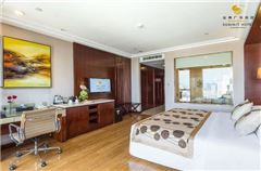 Business Queen Room