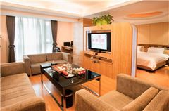 Deluxe Family Suite