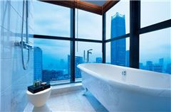 Executive Deluxe Suite