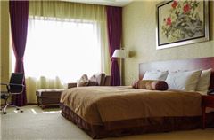 Deluxe Garden-view Suite
