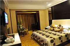 Panoramic Queen Room