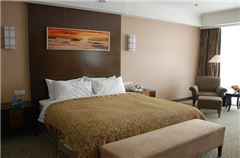 Executive Queen Room