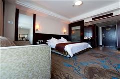 Deluxe Executive Queen Room