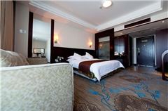 Deluxe Executive Queen Room