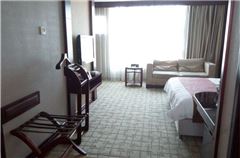 Deluxe Executive Queen Room