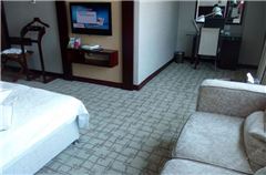 Business Queen Room