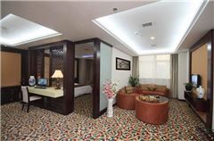 Deluxe Suite B