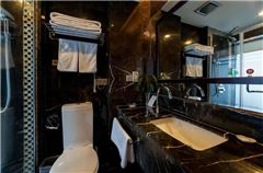 Business Queen Room