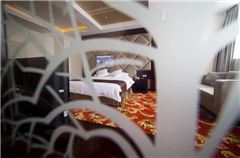 Deluxe Suite B